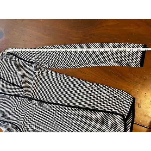 Charter Club Size M Long Cardigan Black White Herringbone Zig Zag Single Button - Picture 9 of 9